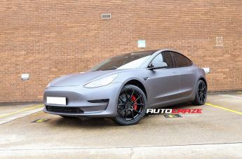 TESLA MODEL 3 VENOM GLOSS BLACK